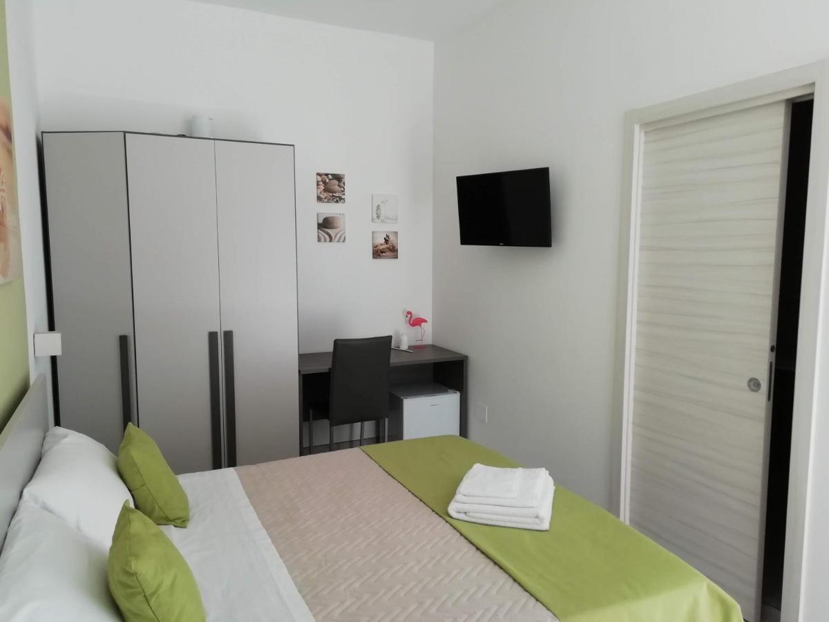 Flamingo Rooms Маргерита-ди-Савойя Экстерьер фото