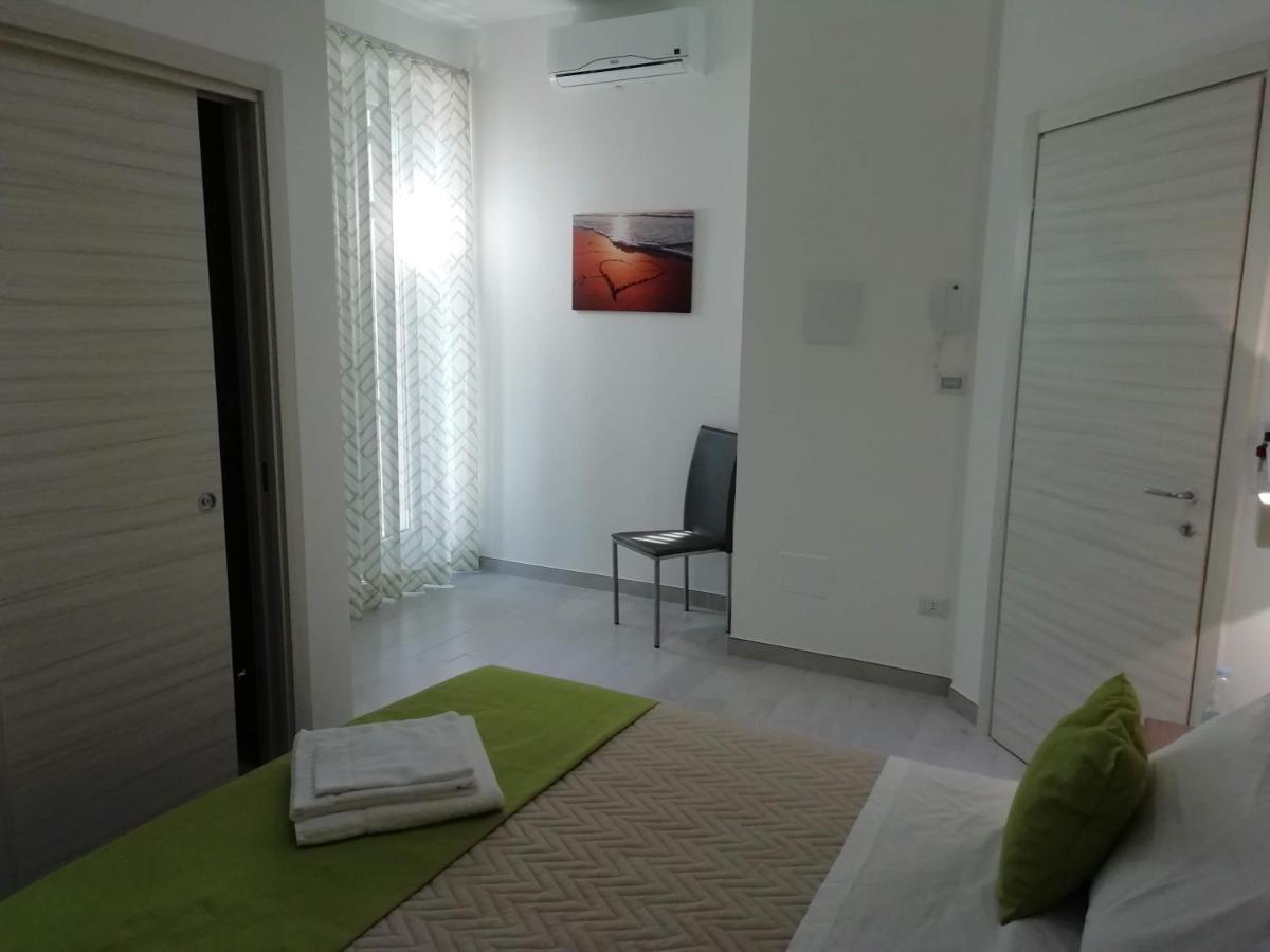 Flamingo Rooms Маргерита-ди-Савойя Экстерьер фото