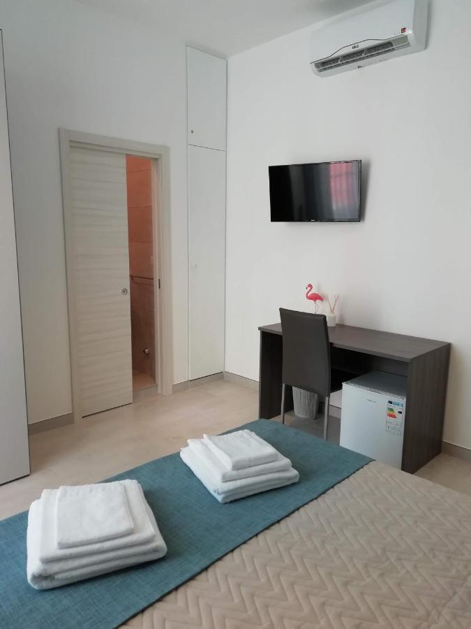 Flamingo Rooms Маргерита-ди-Савойя Экстерьер фото